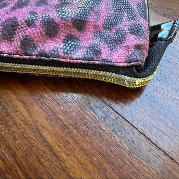 Women’s Bestyville Wristlet Pink & Black - Picture 10 of 11